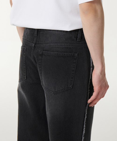 MUSINSA STANDARD（ムシンサスタンダード）の「フレイサイドルーズストレートデニムパンツ[ウォッシュドブラック]（デニムパンツ・メンズ・その他・26/27/28/29/30/31/32/33/34/36/38）」の5枚目の写真