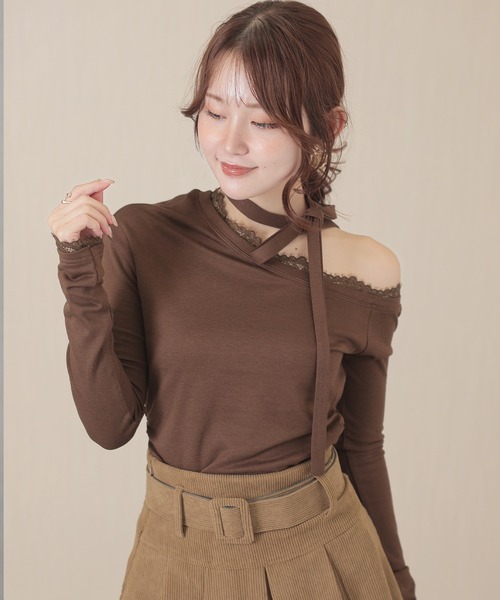Lace Ladies(レースレディース)の「チョーカー リボン レース ワンショルダー トップス(Tシャツ/カットソー・レディース・ブラック/ホワイト/ブラウン・S/M)」の3枚目の写真