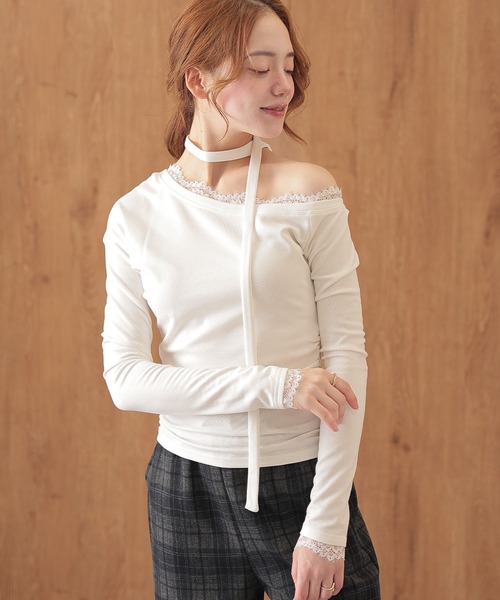 Lace Ladies(レースレディース)の「チョーカー リボン レース ワンショルダー トップス(Tシャツ/カットソー・レディース・ブラック/ホワイト/ブラウン・S/M)」の2枚目の写真