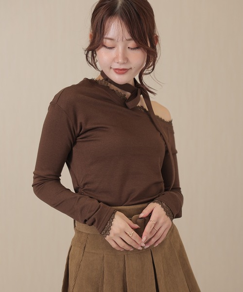 Lace Ladies(レースレディース)の「チョーカー リボン レース ワンショルダー トップス(Tシャツ/カットソー・レディース・ブラック/ホワイト/ブラウン・S/M)」の4枚目の写真