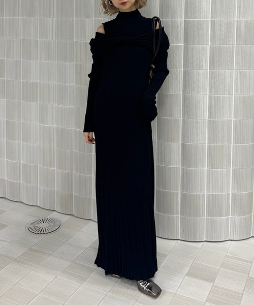 セール】UND RANDOM RIB OFF SHOULDER KNIT DRESS（ドレス）｜Ameri