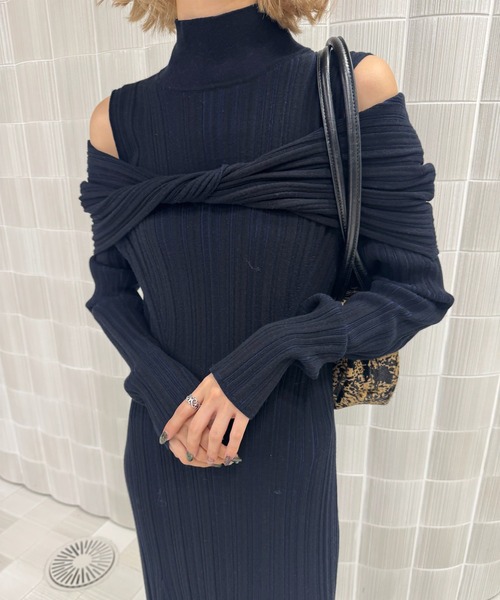 セール】UND RANDOM RIB OFF SHOULDER KNIT DRESS（ドレス）｜Ameri