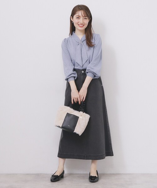 index（インデックス）の「ゴールドパーツ付きボウタイニット【洗濯機OK】《10col/XS～LL》（ニット/セーター・レディース・ホワイト系7/ベージュ系その他7/ピンク系1/ボルドー/ブルー系5/サックスブルー系7/チャコールグレー/ブラック系4/グレー系4/ブラウン系その他7・34/36/38/40/42）」の20枚目の写真