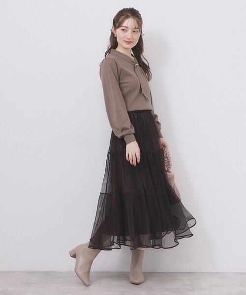 index（インデックス）の「ゴールドパーツ付きボウタイニット【洗濯機OK】《10col/XS～LL》（ニット/セーター・レディース・ホワイト系7/ベージュ系その他7/ピンク系1/ボルドー/ブルー系5/サックスブルー系7/チャコールグレー/ブラック系4/グレー系4/ブラウン系その他7・34/36/38/40/42）」の20枚目の写真