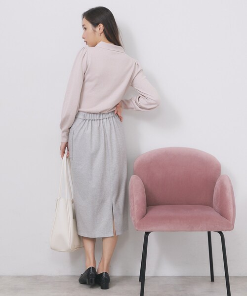 index（インデックス）の「ゴールドパーツ付きボウタイニット【洗濯機OK】《10col/XS～LL》（ニット/セーター・レディース・ホワイト系7/ベージュ系その他7/ピンク系1/ボルドー/ブルー系5/サックスブルー系7/チャコールグレー/ブラック系4/グレー系4/ブラウン系その他7・34/36/38/40/42）」の13枚目の写真