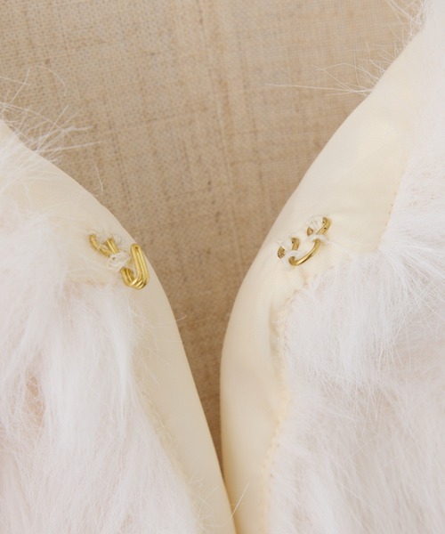 one after another NICE CLAUP（ワンアフターアナザーナイスクラップ）の「【Holiday collection】フェイクファーミドルコート（その他アウター・レディース・アイボリー/ブラック/グレー・FREE）」の14枚目の写真