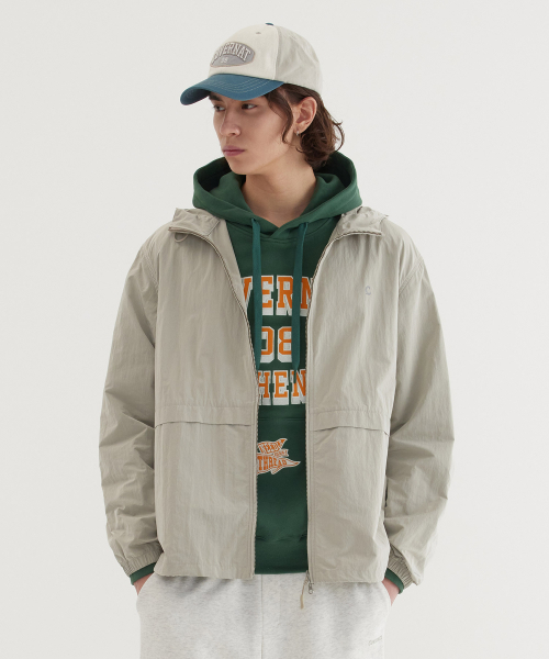 COVERNAT(カバーナット)の「ウィンドブレーカージャケット ライトカーキ(ナイロンジャケット・レディース・その他・X-LARGE/XX-LARGE/X-SMALL/SMALL/MEDIUM/LARGE)」の1枚目の写真
