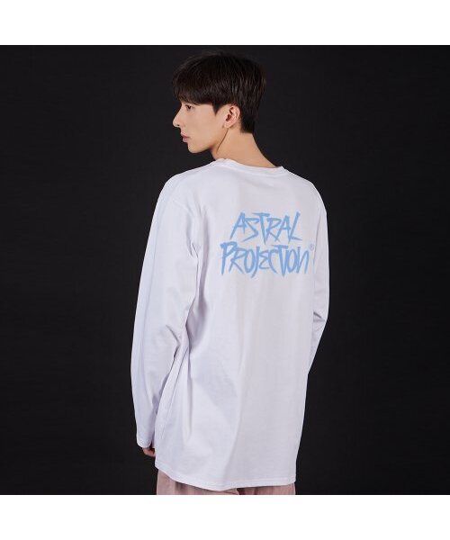 ASTRAL PROJECTION（アストラルプロジェクション）の「グラフィティレタリングオーバーサイズロングスリーブTシャツ_ホワイト（Tシャツ/カットソー・メンズ・その他・LARGE/MEDIUM/X-LARGE/XX-LARGE）」の4枚目の写真