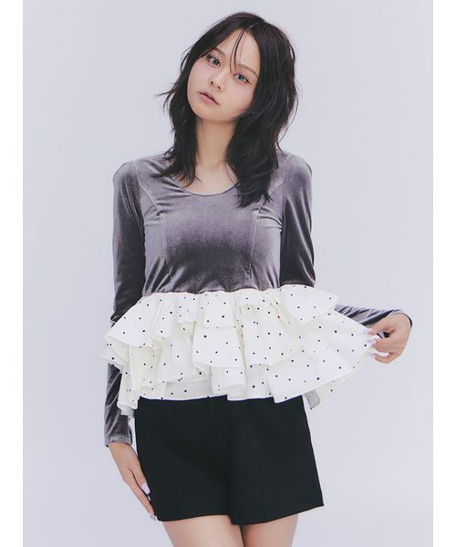 LILY BROWN（リリーブラウン）の「ベロアペプラムフリルトップス（Tシャツ/カットソー・レディース・チャコールグレー/ブラック/ホワイト・F）」の3枚目の写真