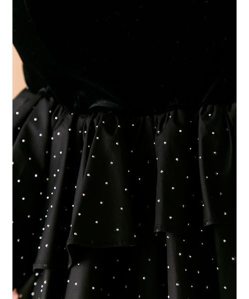 LILY BROWN（リリーブラウン）の「ベロアペプラムフリルトップス（Tシャツ/カットソー・レディース・チャコールグレー/ブラック/ホワイト・F）」の8枚目の写真