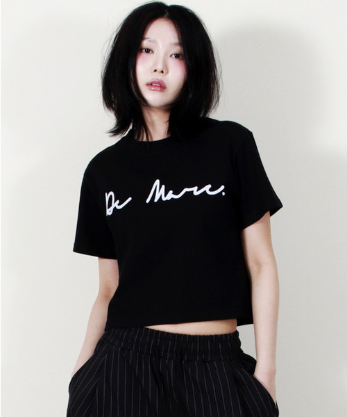 DEMARC(ドゥマーク)の「ROUGH WRITING TEXT-LOGO CROP T-SHIRT BLACK(Tシャツ/カットソー・レディース・その他・MEDIUM/LARGE)」の4枚目の写真