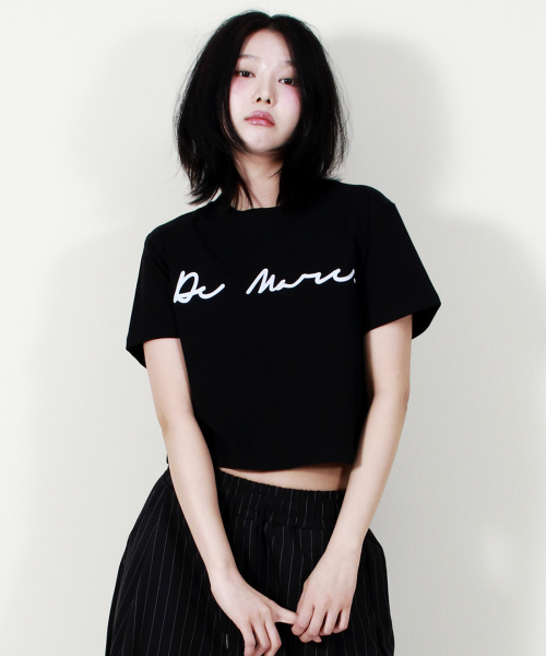 DEMARC(ドゥマーク)の「ROUGH WRITING TEXT-LOGO CROP T-SHIRT BLACK(Tシャツ/カットソー・レディース・その他・MEDIUM/LARGE)」の8枚目の写真