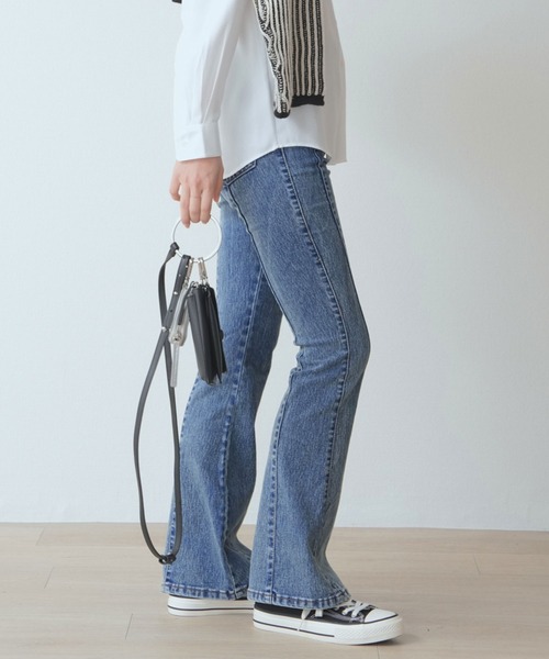 .WORKS(ドットワークス)の「前脇クロス切替 ストレッチデニムフレアーパンツ(デニムパンツ・レディース・ダークグレー/サックスブルー/ブルー・61/64)」の7枚目の写真