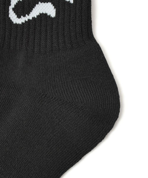 X-girl(エックスガール)の「WIDE GOTHIC LOGO JACQUARD SOCKS(ソックス/靴下・レディース・パープル/ホワイト/ブラック・ONE SIZE)」の7枚目の写真