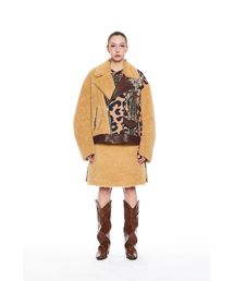 GREEDILOUS（グリディアス）の「Leopard slogan Printing Fur Biker Jacket（その他アウター）」