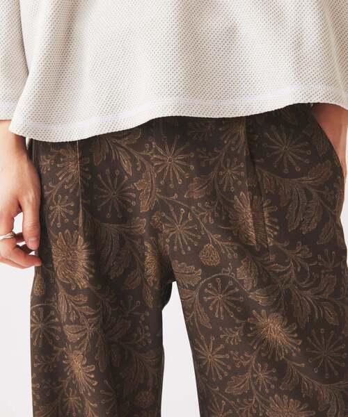 JOURNAL STANDARD relume(ジャーナルスタンダード レリューム)の「リーフパターン 1タック イージーパンツ(その他パンツ・メンズ・ネイビー/ブラック系その他/ブラウン・LARGE/MEDIUM)」の13枚目の写真