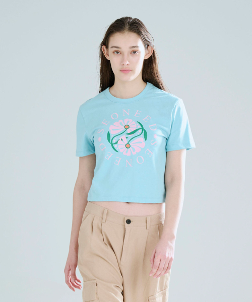 SEONEED（ソニード）の「フラワークロップ半袖Tシャツスカイブルー（Tシャツ/カットソー・レディース・その他・FREE）」の4枚目の写真