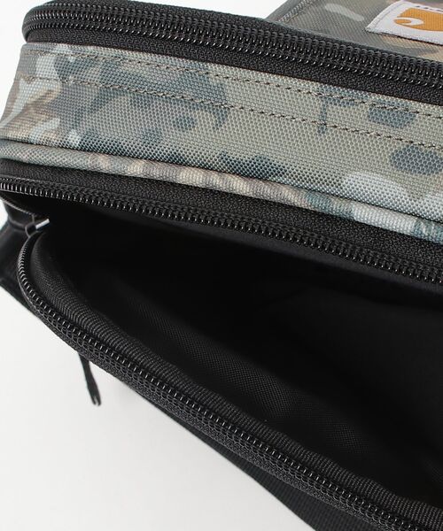 Carhartt WIP（カーハートダブリューアイピー）の「【Carhartt WIP】ESSENTIALS BAG SMALL（ショルダーバッグ・メンズ・ブラック/ダークグリーン/グリーン系1/グリーン/グレー/ライトブラウン・FREE）」の20枚目の写真
