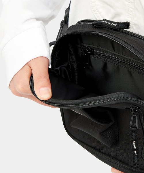 Carhartt WIP（カーハートダブリューアイピー）の「【Carhartt WIP】ESSENTIALS BAG SMALL（ショルダーバッグ・メンズ・ブラック/ダークグリーン/グリーン系1/グリーン/グレー/ライトブラウン・FREE）」の17枚目の写真