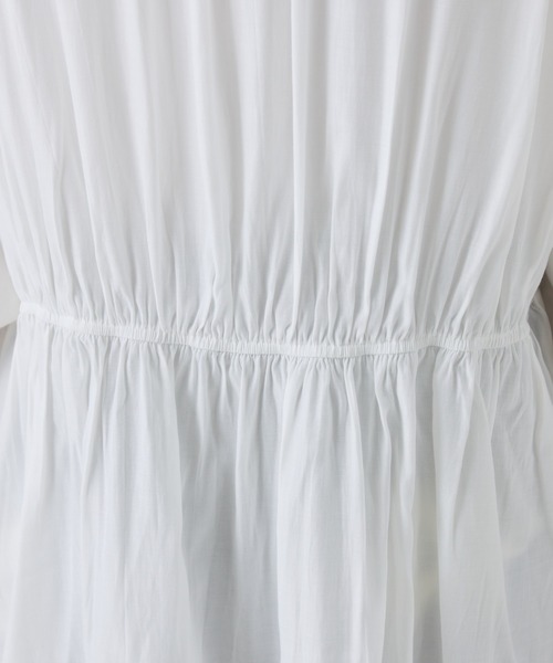 COLLAGE GALLARDAGALANTE（コラージュガリャルダガランテ）の「ドッキング裾ドロストカットソー（Tシャツ/カットソー・レディース・オフホワイト/チャコールグレー・FREE）」の14枚目の写真