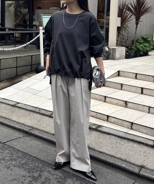 COLLAGE GALLARDAGALANTE（コラージュガリャルダガランテ）の「ドッキング裾ドロストカットソー（Tシャツ/カットソー・レディース・オフホワイト/チャコールグレー・FREE）」の4枚目の写真