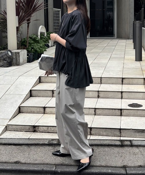 COLLAGE GALLARDAGALANTE（コラージュガリャルダガランテ）の「ドッキング裾ドロストカットソー（Tシャツ/カットソー・レディース・オフホワイト/チャコールグレー・FREE）」の7枚目の写真