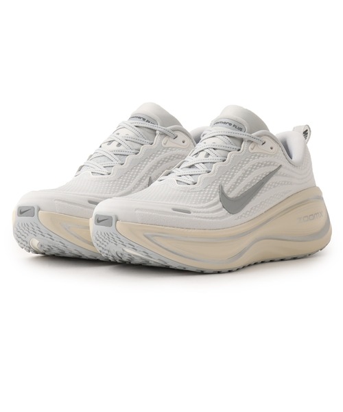 NIKE(ナイキ)の「NIKE VOMERO PLUS / ナイキ ズーム ボメロ プラス 【SP】(スニーカー・メンズ・ホワイト・26.0cm/28.0cm/28.5cm)」の1枚目の写真