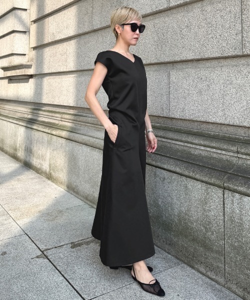 JENNE(ジェンヌ)の「Iライン美シルエットワンピース(ワンピース・レディース・ブラック/アイボリー/ダークネイビー・SMALL/MEDIUM/LARGE/X-LARGE)」の6枚目の写真