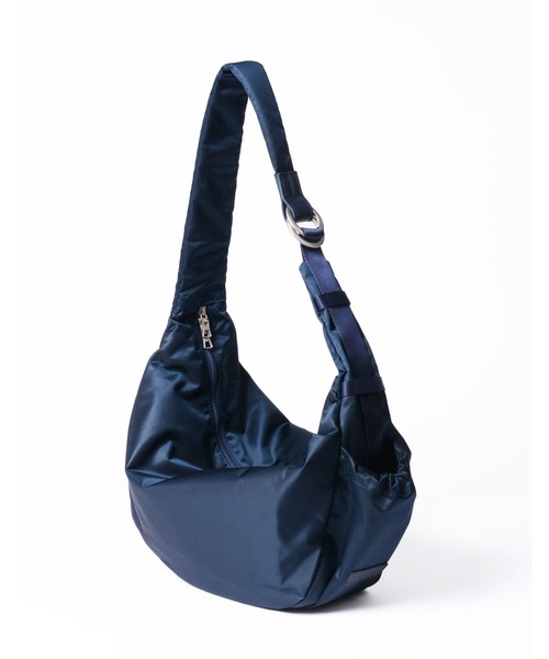 master-piece(マスターピース)の「master-piece / Ark Solid ショルダーバッグ M / No.224061-s(ショルダーバッグ・メンズ・ネイビー/ブラック/カーキ・FREE)」の3枚目の写真