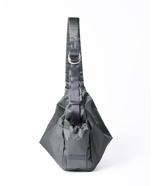 master-piece(マスターピース)の「master-piece / Ark Solid ショルダーバッグ M / No.224061-s(ショルダーバッグ・メンズ・ネイビー/ブラック/カーキ・FREE)」の22枚目の写真