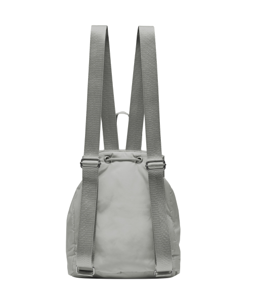 AMESWORLDWIDE(アメスワールドワイド)の「BASIC LOGO BACKPACK SILVER(バックパック/リュック・レディース・その他・FREE)」の11枚目の写真