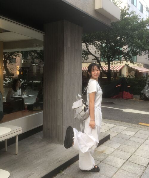 AMESWORLDWIDE(アメスワールドワイド)の「BASIC LOGO BACKPACK SILVER(バックパック/リュック・レディース・その他・FREE)」の6枚目の写真