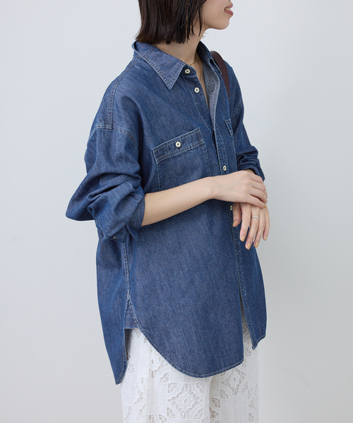 SLOBE IENA(スローブイエナ)の「LEDENIM LABOR FORM デニムシャツ(シャツ/ブラウス・レディース・スカイブルー/ブルー・FREE)」の6枚目の写真