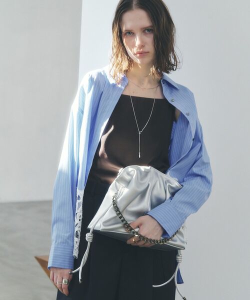 YECCA VECCA（イェッカヴェッカ）の「2wayチェーンギャザーバッグ（ショルダーバッグ・レディース・ブラック/シルバー/ゴールド・FREE）」の6枚目の写真