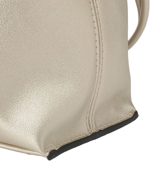 YECCA VECCA（イェッカヴェッカ）の「2wayチェーンギャザーバッグ（ショルダーバッグ・レディース・ブラック/シルバー/ゴールド・FREE）」の22枚目の写真