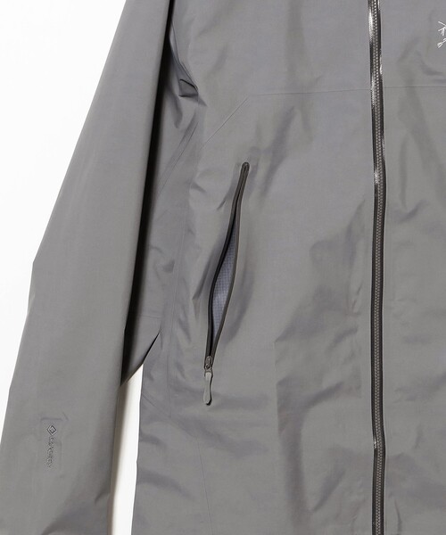 ARC'TERYX(アークテリクス)の「ARC’TERYX / Beta SL Jacket(ブルゾン・メンズ・チャコールグレー/ブラック・MEDIUM/LARGE/SMALL)」の7枚目の写真