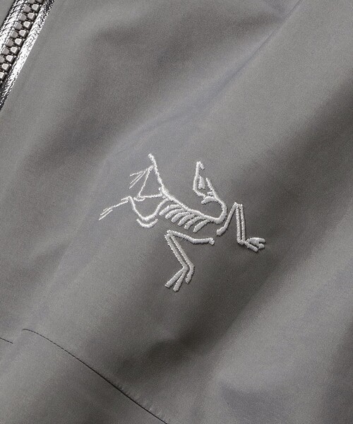 ARC'TERYX(アークテリクス)の「ARC’TERYX / Beta SL Jacket(ブルゾン・メンズ・チャコールグレー/ブラック・MEDIUM/LARGE/SMALL)」の13枚目の写真