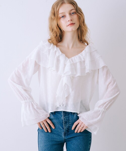 SELFIST(セルフィスト)の「ラッフルドビーフリルブラウス リボン フレア袖 シアー 春服(シャツ/ブラウス・レディース・ブラック/オフホワイト・フリー)」の2枚目の写真