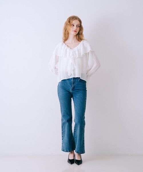 SELFIST(セルフィスト)の「ラッフルドビーフリルブラウス リボン フレア袖 シアー 春服(シャツ/ブラウス・レディース・ブラック/オフホワイト・フリー)」の4枚目の写真