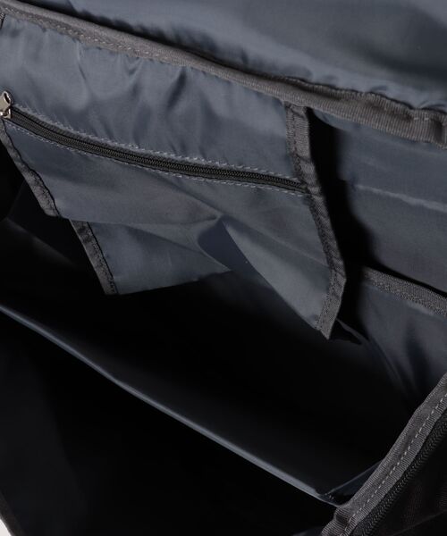 CONVERSE(コンバース)の「【CONVERSE】CV RUBBER PATCH BOX BACKPACK / ラバーパッチロゴ バックパック ボックス型(バックパック/リュック・メンズ・シルバーグレー/ベージュ/アイボリー/ブラック・FREE)」の12枚目の写真