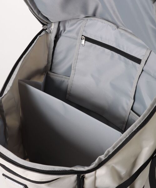 CONVERSE(コンバース)の「【CONVERSE】CV RUBBER PATCH BOX BACKPACK / ラバーパッチロゴ バックパック ボックス型(バックパック/リュック・メンズ・シルバーグレー/ベージュ/アイボリー/ブラック・FREE)」の14枚目の写真