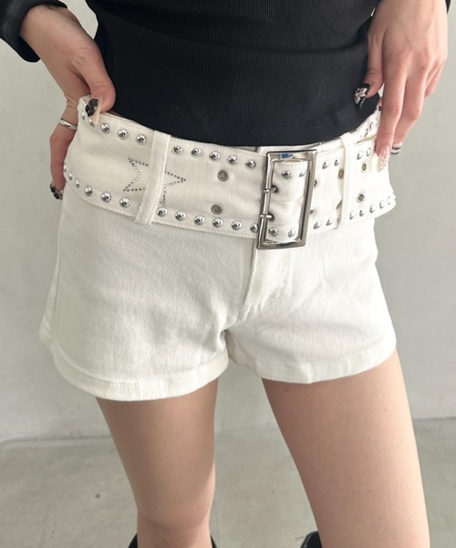 Bamm(バム)の「スタッズベルト付きタイトショートパンツ(デニムパンツ・レディース・ブラック/ホワイト・M)」の6枚目の写真