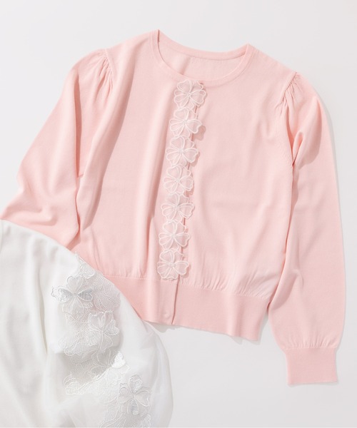 STRAWBERRY-FIELDS（ストロベリーフィールズ）の「サラフィール_花モチーフニットカーディガン（カーディガン/ボレロ・レディース・ブラック/ライトピンク・2）」の2枚目の写真