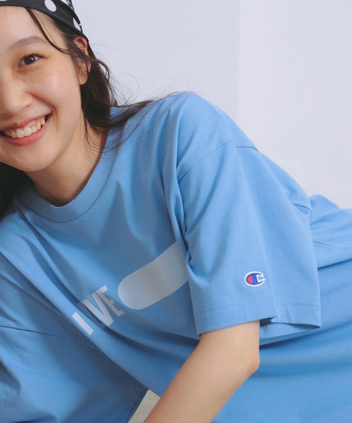 Champion(チャンピオン)の「【別注】Champion / プリント Tシャツ(Tシャツ/カットソー・レディース・ブルー/ブラック/ホワイト・X-SMALL/SMALL)」の3枚目の写真