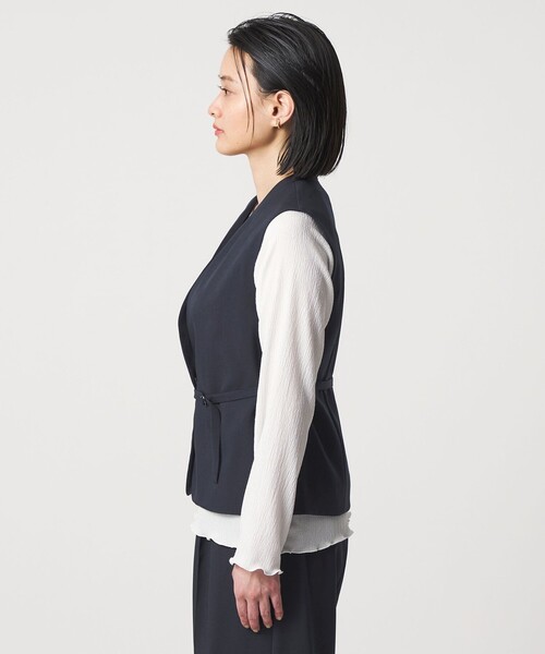 A DAY IN THE LIFE UNITED ARROWS(アデイインザライフユナイテッドアローズ)の「ベルトベスト+ワイドパンツ ‐ウォッシャブル‐<A DAY IN THE LIFE>(スラックス・レディース・ベージュ/ネイビー/グレー系・FREE)」の7枚目の写真
