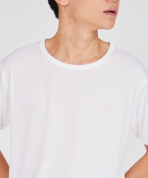 HANES(ヘインズ)の「【Hanes/ヘインズ】メンズ Hanes MOVES ナイロンメッシュ クルーネックTシャツ(Tシャツ/カットソー・メンズ・ブラック/ホワイト・M/LL/L)」の4枚目の写真