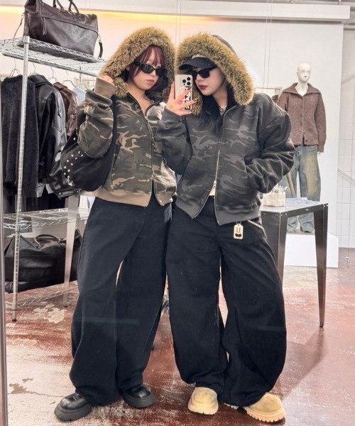 Chikashitsu +(チカシツプラス)の「【Chikashitsu +】cropped camouflage fur zip hoodie / 【チカシツプラス】クロップドカモフラージュファー付きジップパーカー(パーカー・メンズ・チャコール/カーキ・ONE SIZE)」の9枚目の写真
