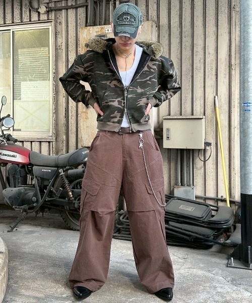 Chikashitsu +(チカシツプラス)の「【Chikashitsu +】cropped camouflage fur zip hoodie / 【チカシツプラス】クロップドカモフラージュファー付きジップパーカー(パーカー・メンズ・チャコール/カーキ・ONE SIZE)」の20枚目の写真