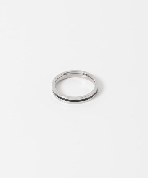 SMELLY(スメリー)の「ステンレスブラックラインリング(リング・メンズ・シルバー系その他・18)」の4枚目の写真