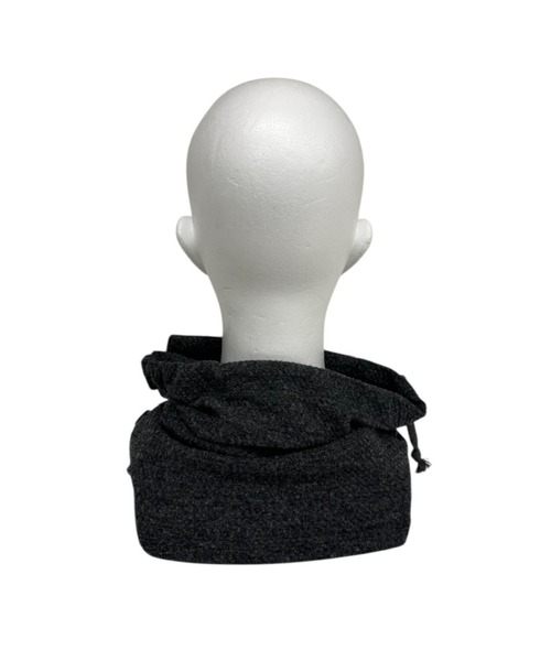 Never mind the XU / Chikashitsu+(ネバーマインド ザ エックスユー / チカシツプラス)の「【nmtc+】button neck warmer cap / 【エヌエムティーシープラス】ボタンネックウォーマーキャップ<着用動画あり>(ニットキャップ/ビーニー・メンズ・チャコール/グレー・ONE SIZE)」の3枚目の写真
